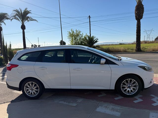 FORD FOCUS TITANIUM ESTATE 2.0 TDCI AUTO SPANISH LHD IN SPAIN 62000 MILES SUPERB 2011